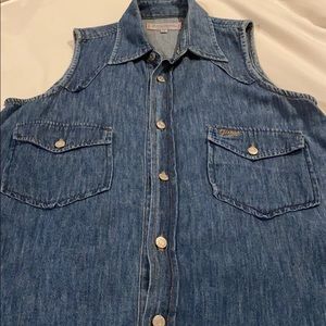 GUESS VINTAGE WESTERN YOKE SLEEVELESS DENIM SHIRT